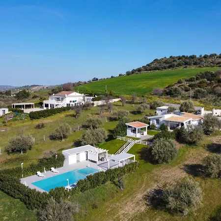 Villa Pinella By *