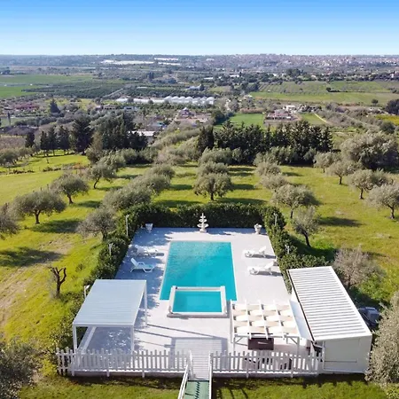 Villa Pinella By