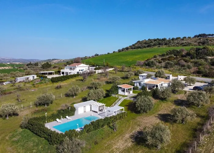 Villa Pinella By *